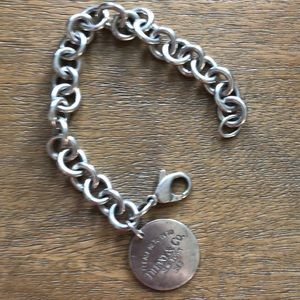 Please return to Tiffany bracelet.